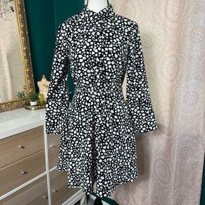 Banana Republic Button Up A Line Dress Long Sleeve White Black Pattern Petite